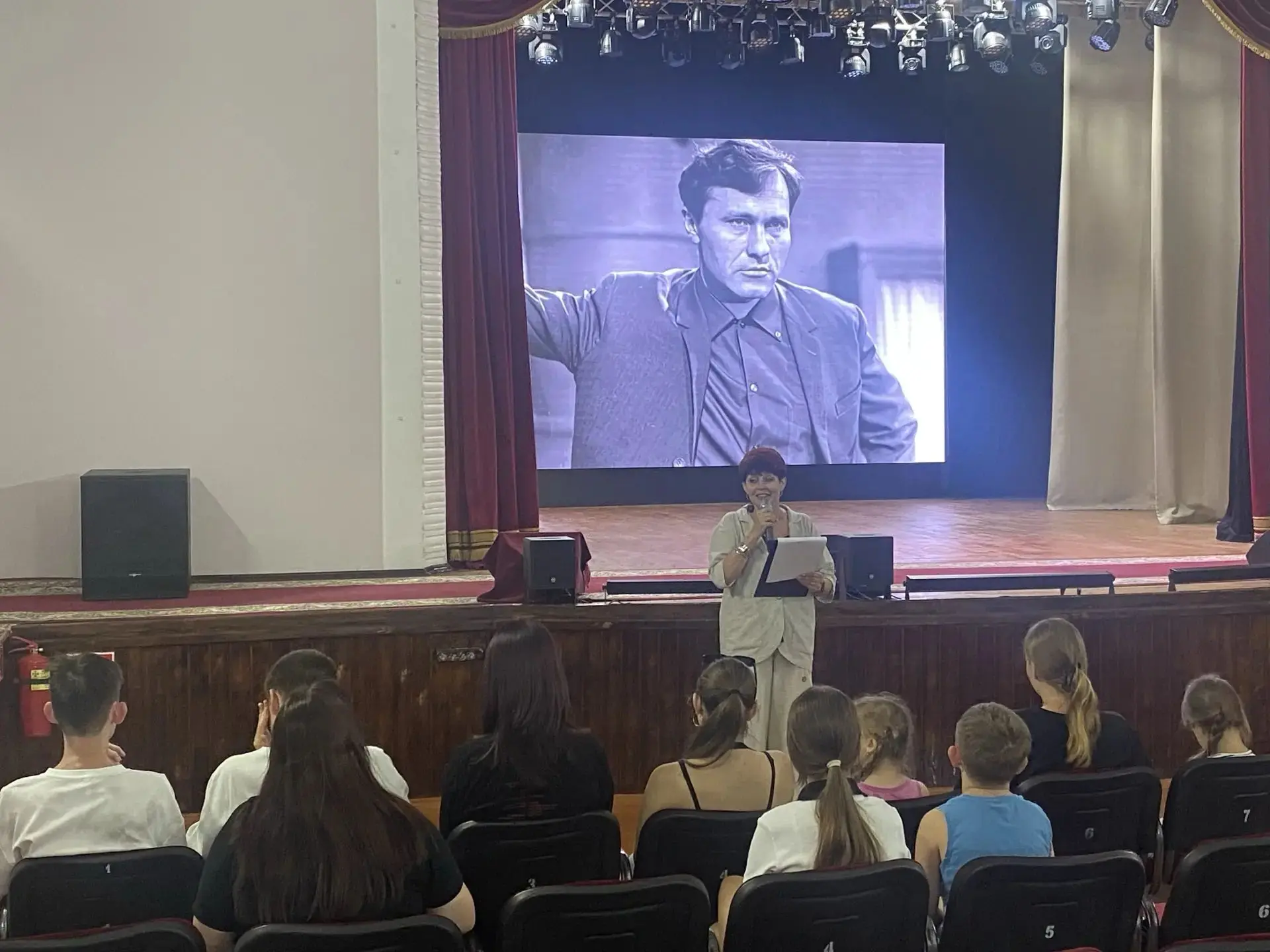 13 августа городской Дом культуры стал точкой притяжения для молодёжи: в рамках проекта...