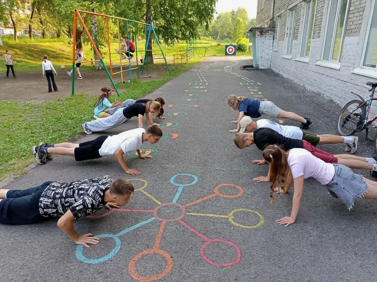 ☀️На площадке «Игромания» прошла неделя, полная событий! 
♟️⛹️Мы проверяли смекалку на «Тропе безопа