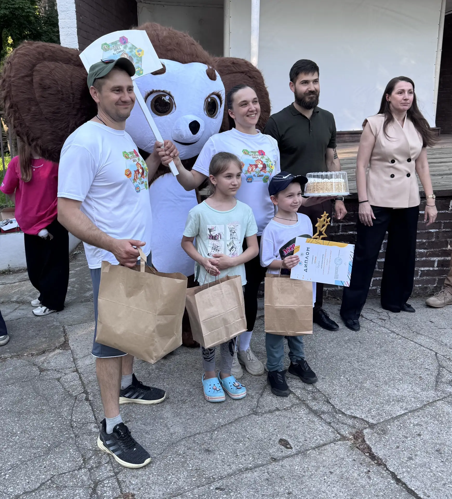 Сегодня в городском парке состоялся муниципальный этап областного конкурса «Папа,мама,я...