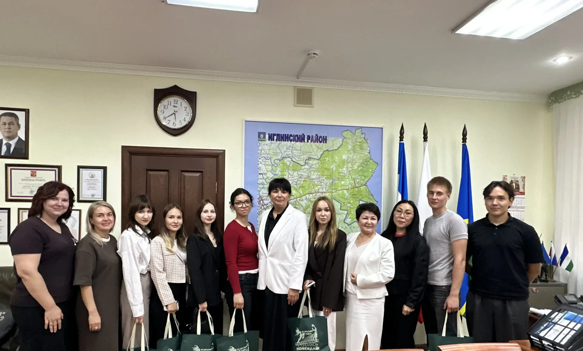 🧑‍🎓Наше будущее! Встретилась с нашими студентами ВУЗов. Ребята проводят крайние деньк...