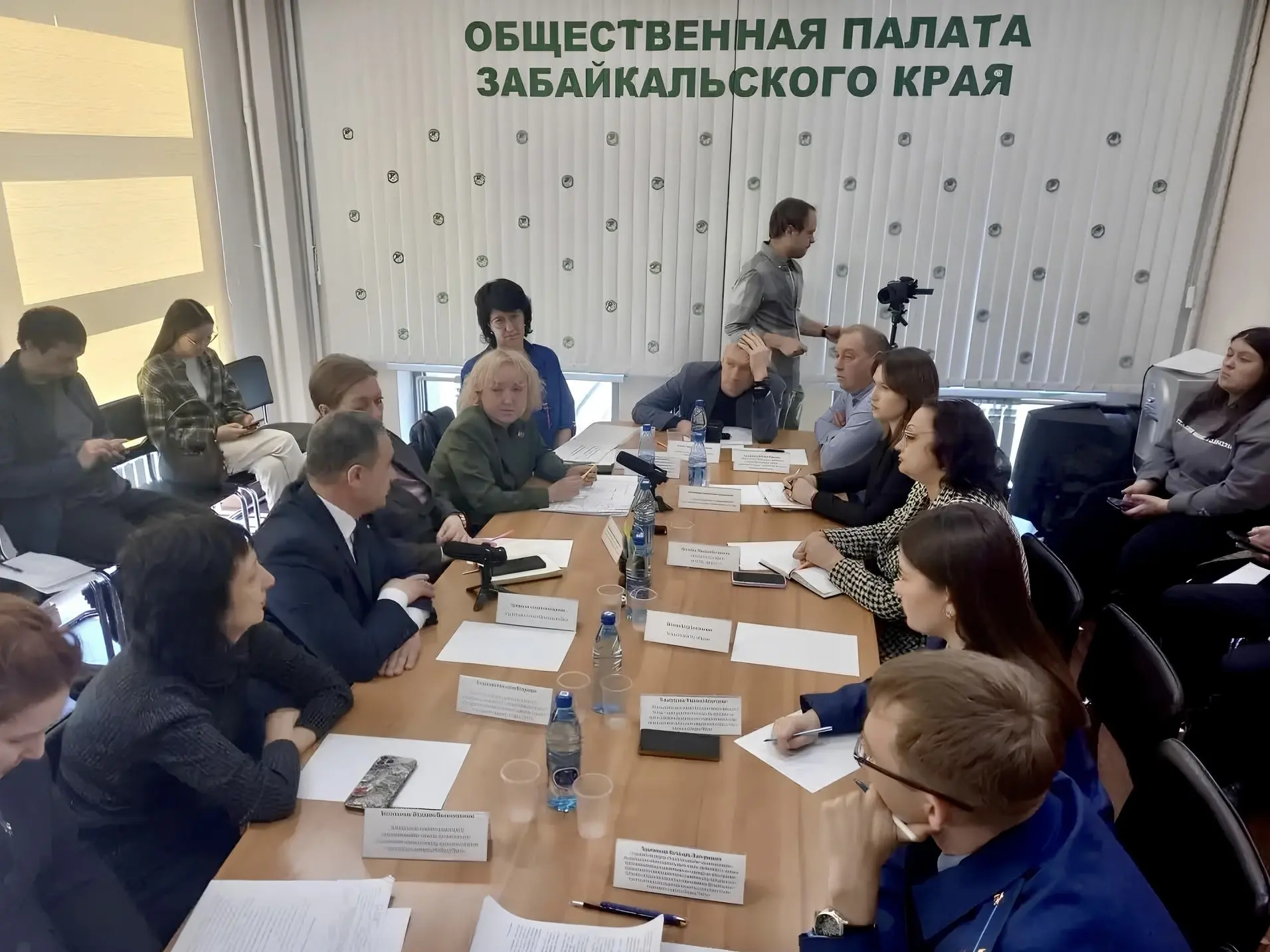 ❄️ Госжилинспекция и общественники Забайкалья объединились в борьбе с гололёдом  В Общественной пала