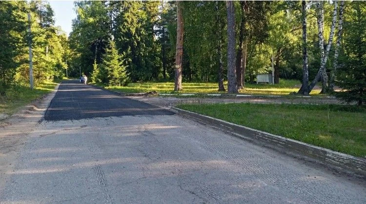 В Егорьевске дорожники обновляют асфальт на улице Жукова гора в районе Больничного комп...
