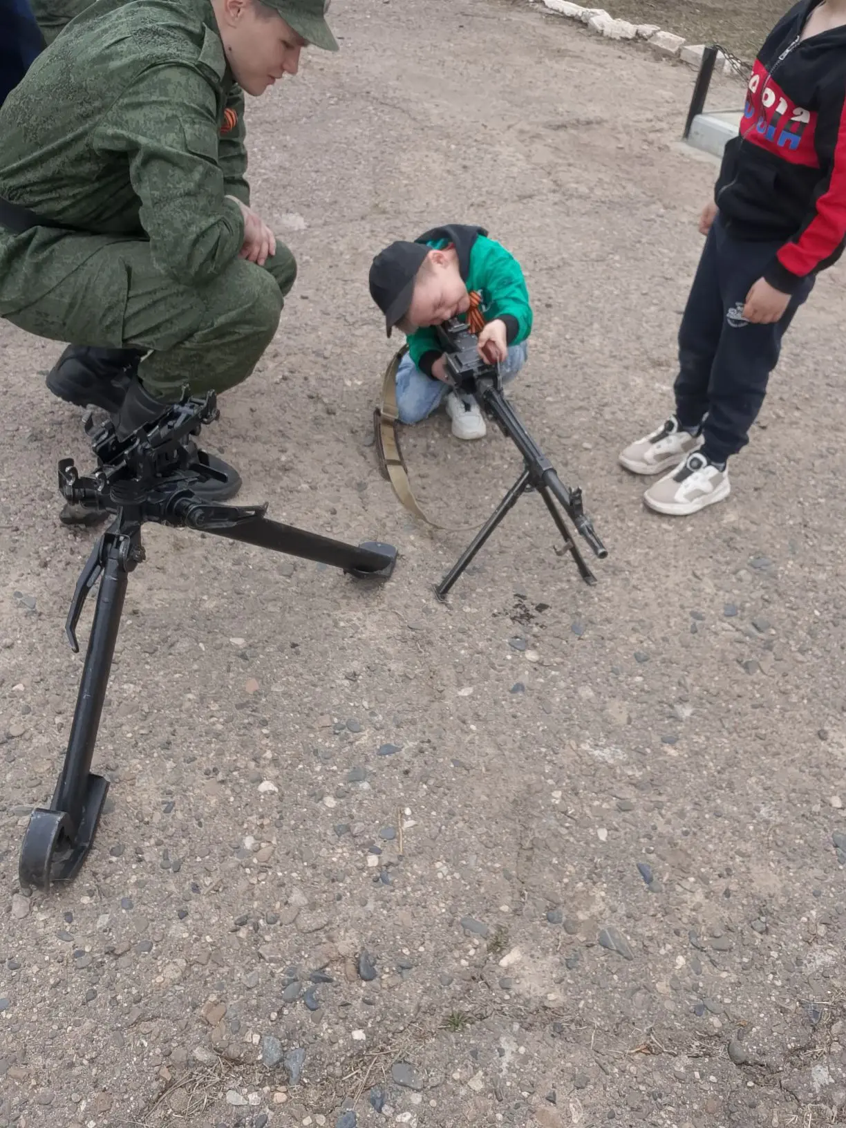 9 мая , воспитанников детского сада пригласили на экскурсию на погранзаставу.
