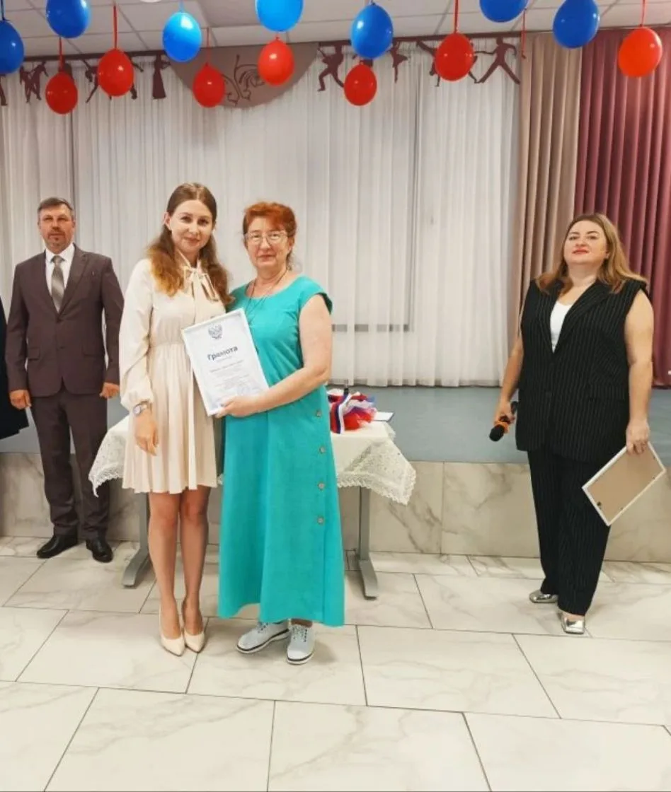 Последний звонок   В лицее прошёл торжественный, волнующий праздник «Последний звонок». Осталась поз