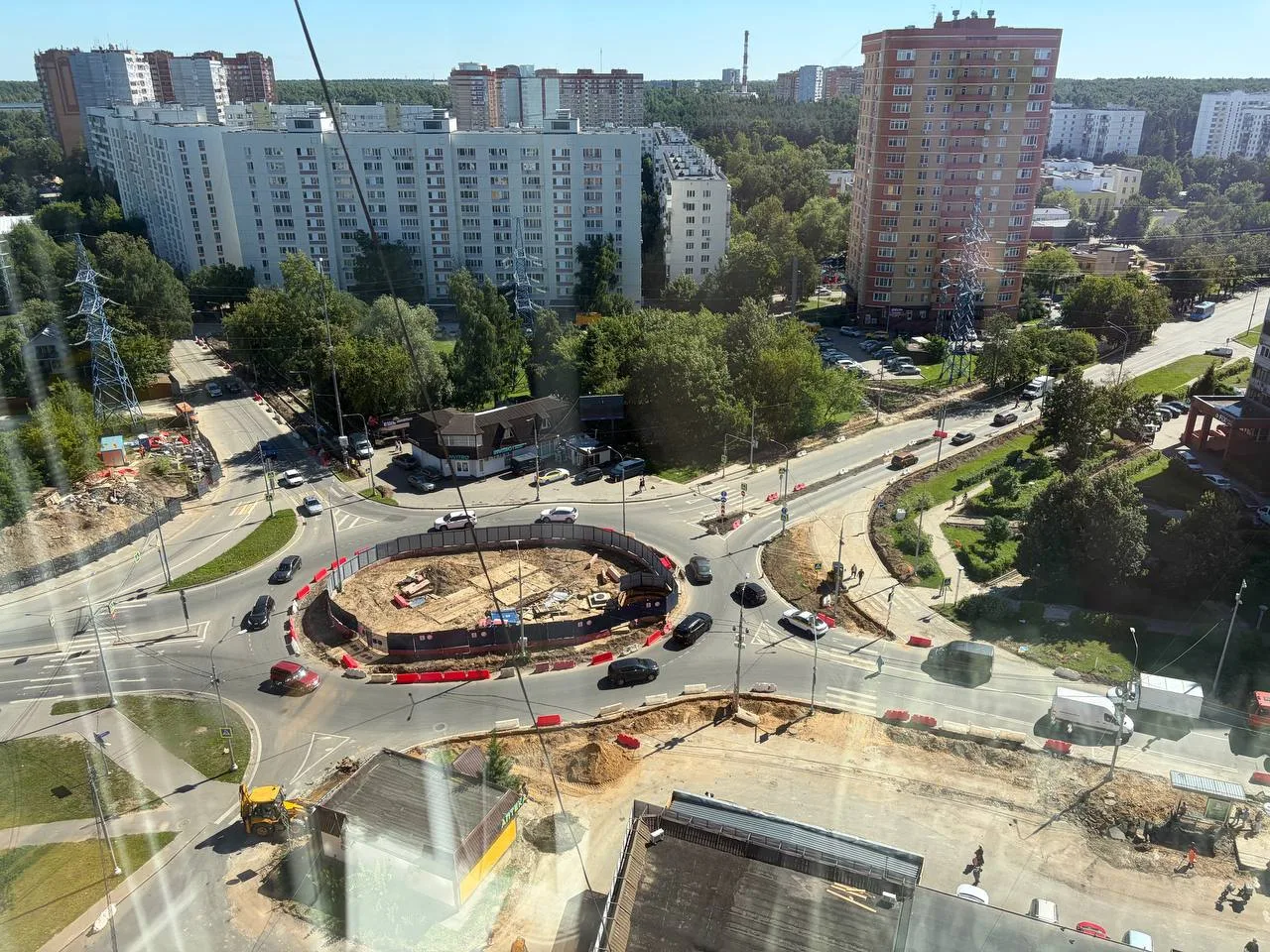 Вокруг бывшего «Кнакера» идут работы.