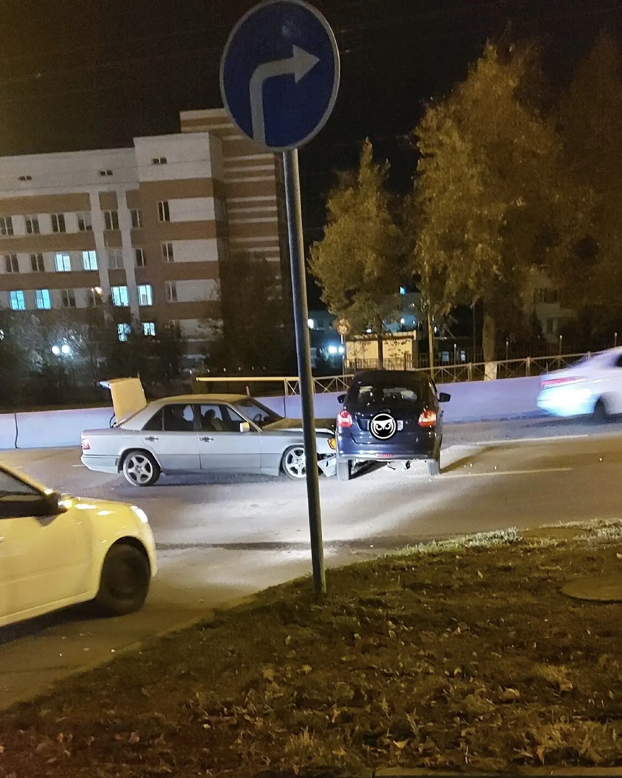 ДТП на проспекте Победы, рядом с остановкой ЦНТИ. Время 21:20.