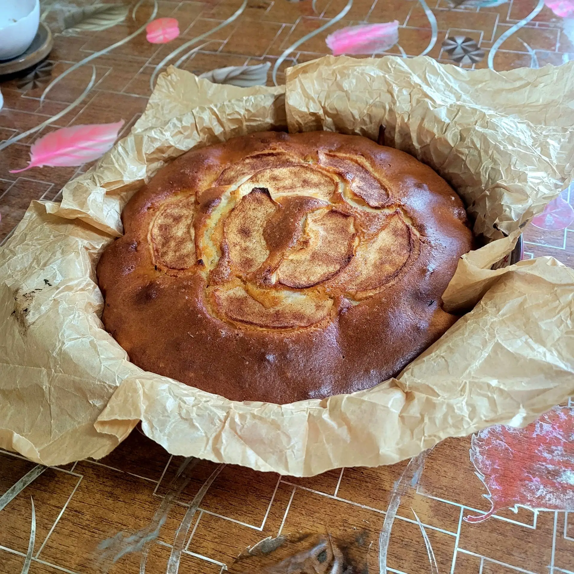У меня вчера в ночи шарлотка испеклась.🥧