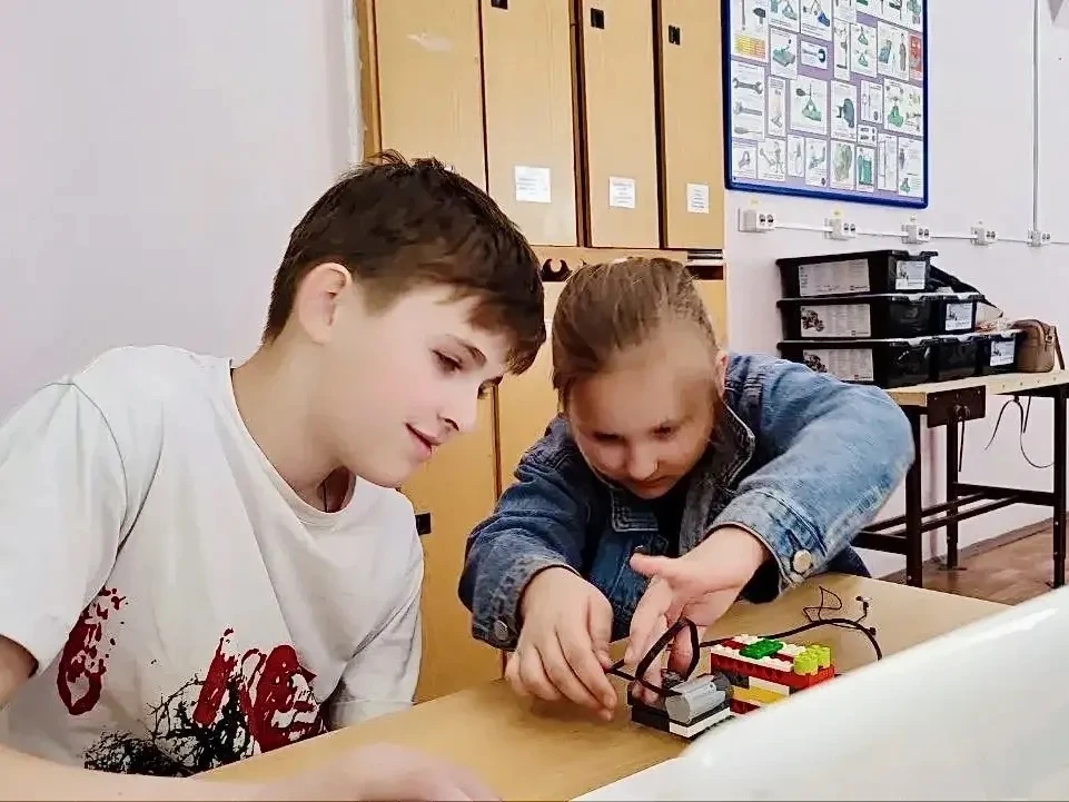 ПРОСТО КЛАСС наши каникулы   🤩 Не «скучное сидение дома», а настоящий весенний движ! Традиционно на 