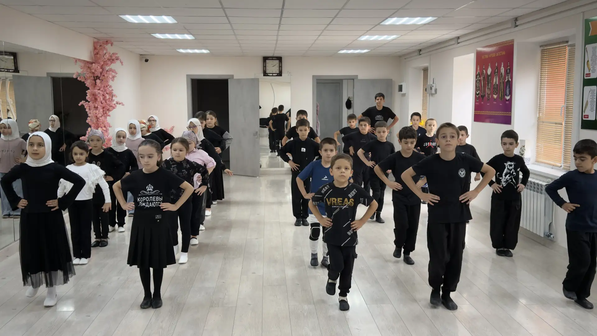 Многие видят только яркие выступления, красивые костюмы и аплодисменты на сцене. Но нас...