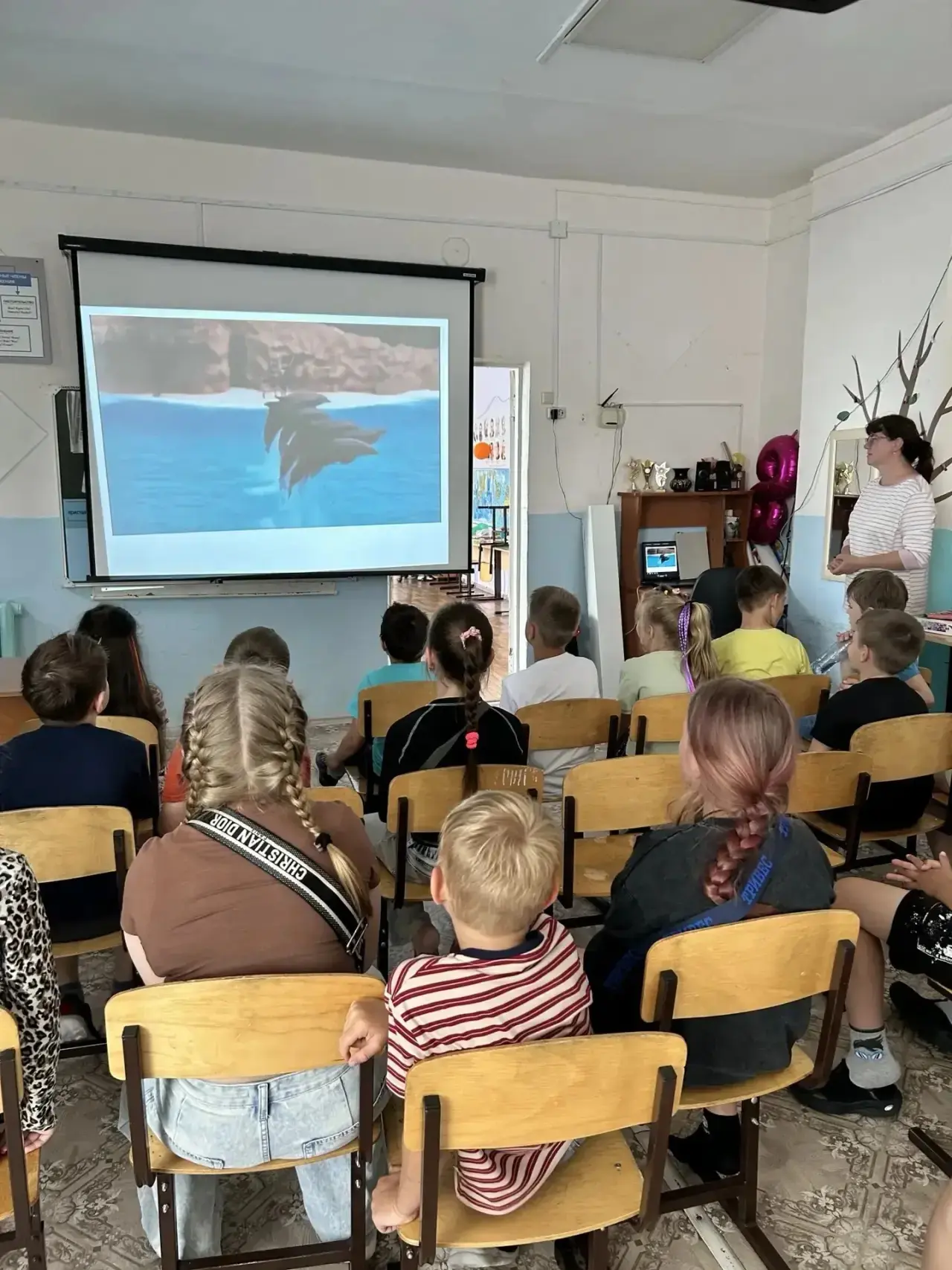 🐬 15 июня для детей пришкольного лагеря Прогимназии №1 библиотекарями Детской библиотеки был провед