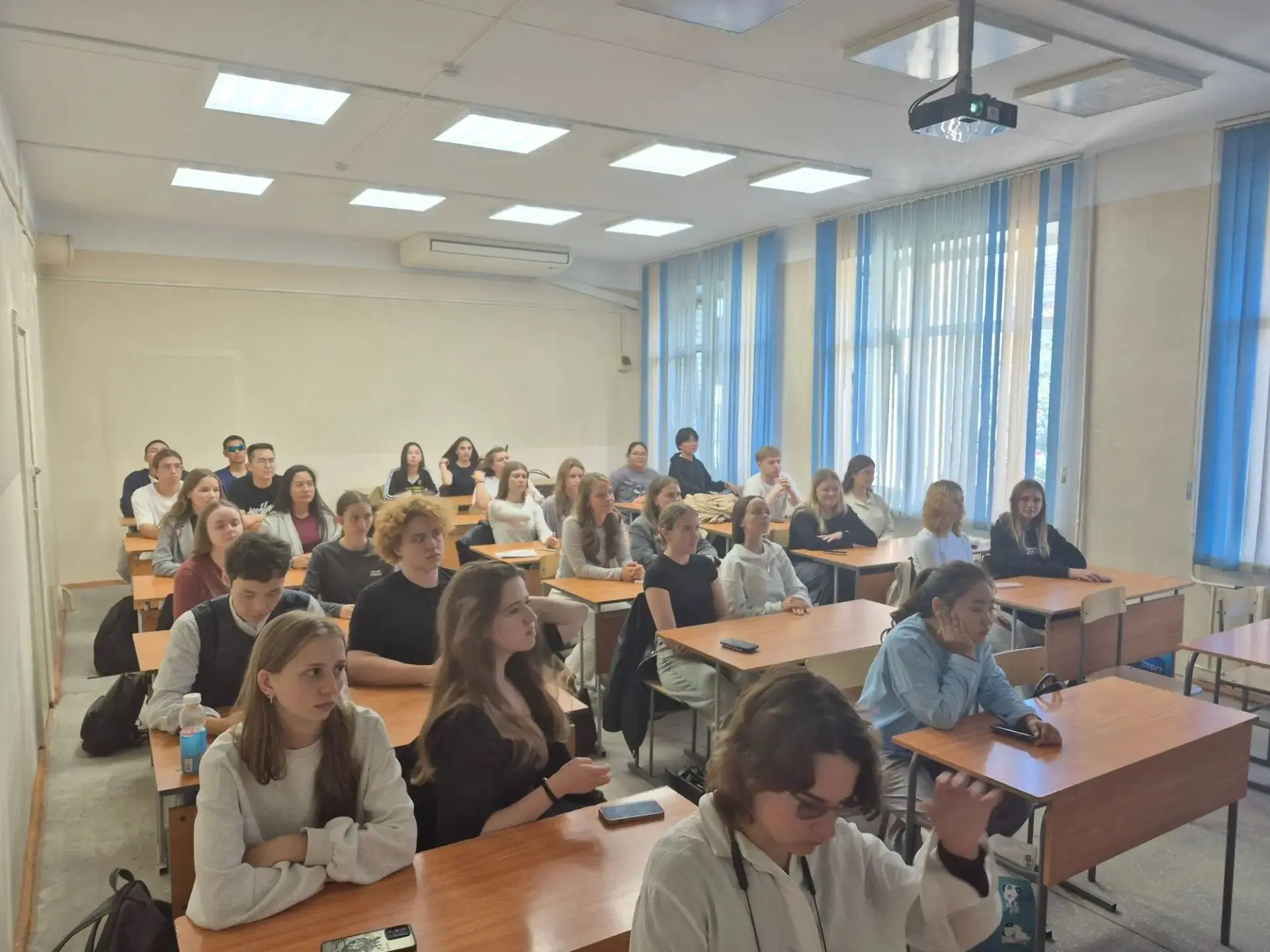 🍏 Здоровый студент — здоровое будущее: на кафедре фармакологии АГМУ прошёл круглый стол