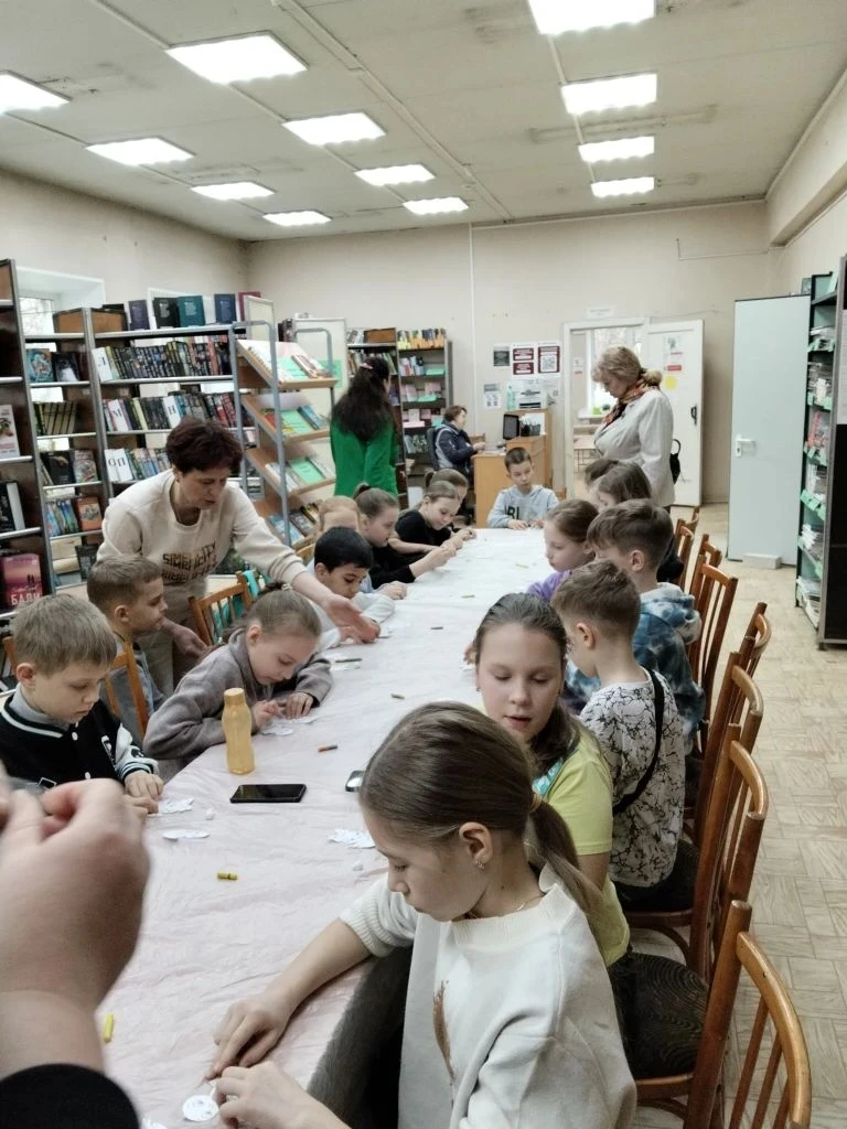 🐣 Весёлые каникулы 2.1 класса: творчество, открытия и новые знания!  В эти весенние каникулы ученики