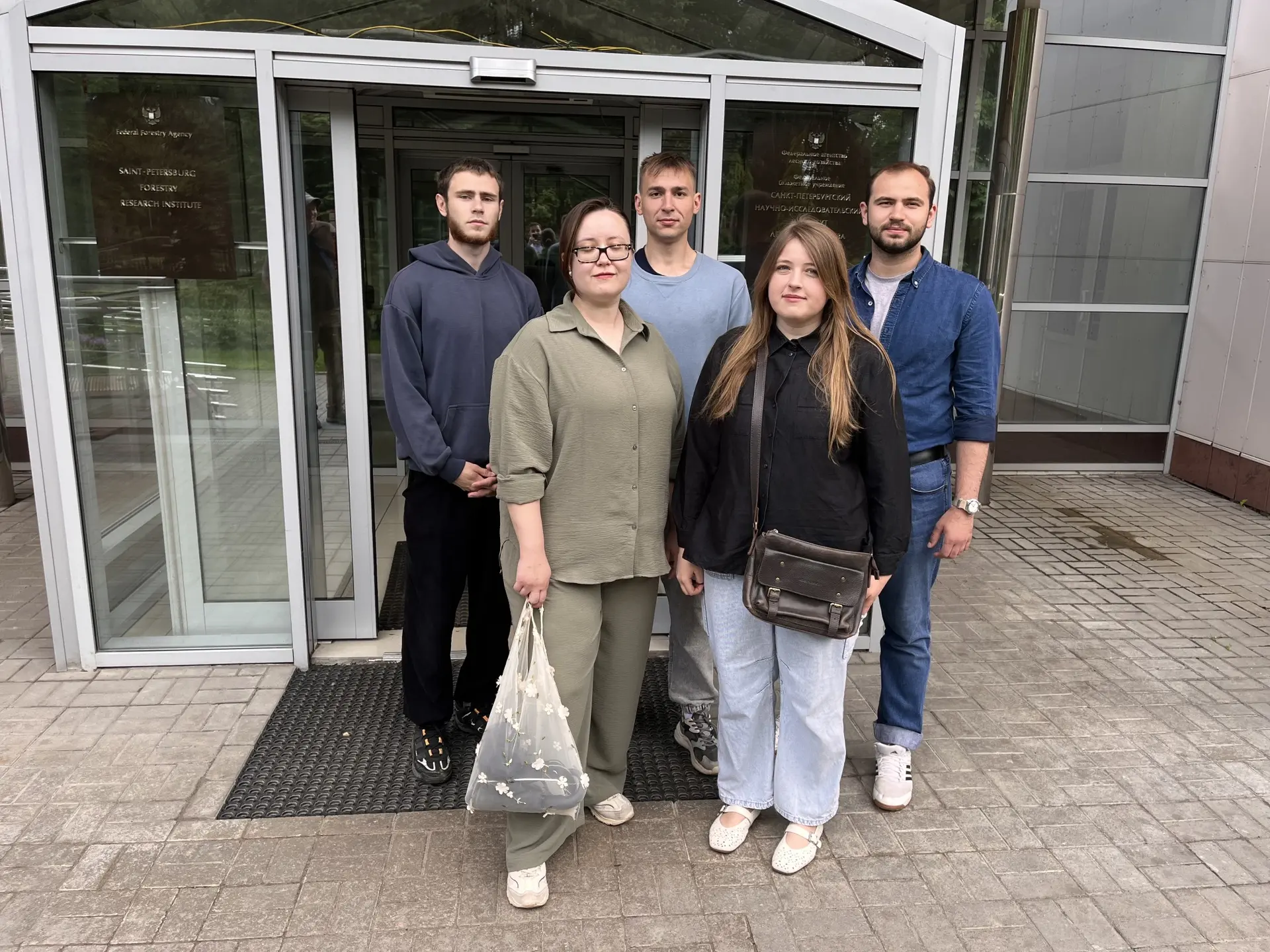 🌲 Студенты и аспиранты ВГЛТУ проходят практику в ведущем лесном научном центре Санкт-Петербурга

Ма