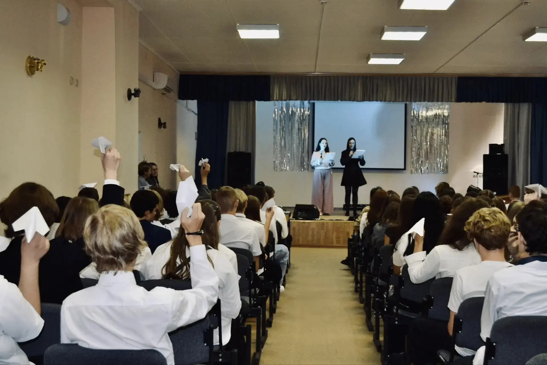 С новым учебным годом! 🎓✨