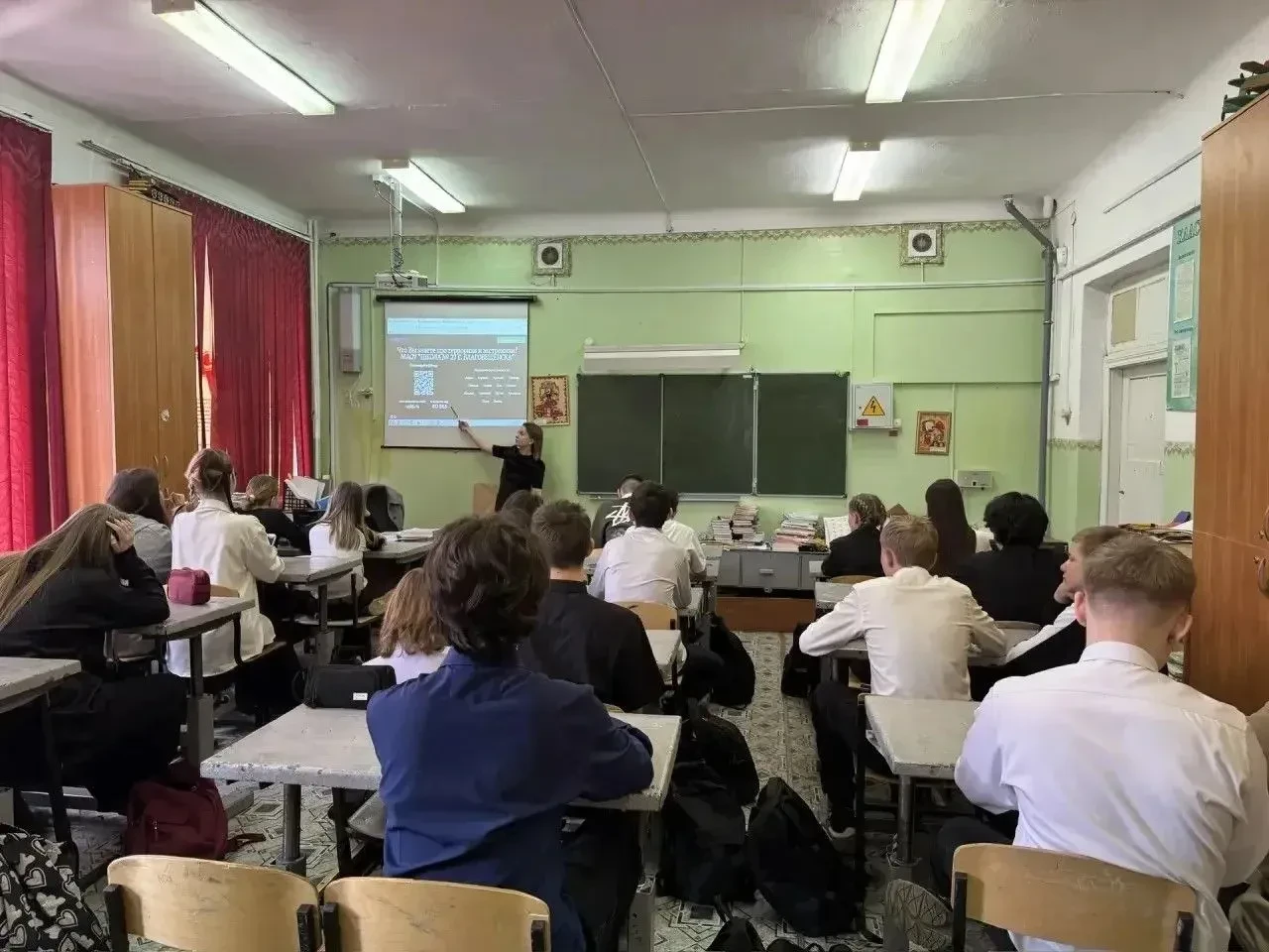 🚨 В школе прошли мероприятия проекта «Кодовое слово — безопасность»! На классных часах ученики не пр