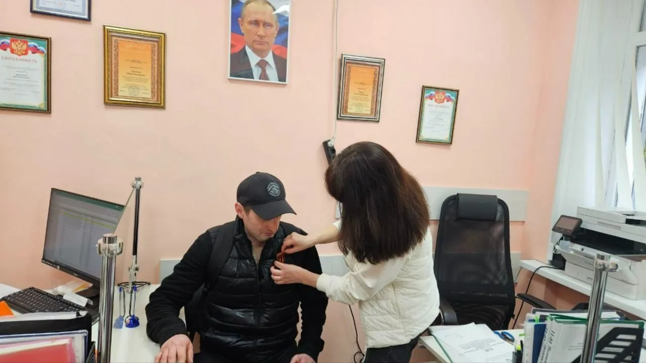 Коллектив Регионального фонда капитального ремонта присоединился к патриотической акции «Георгиевска