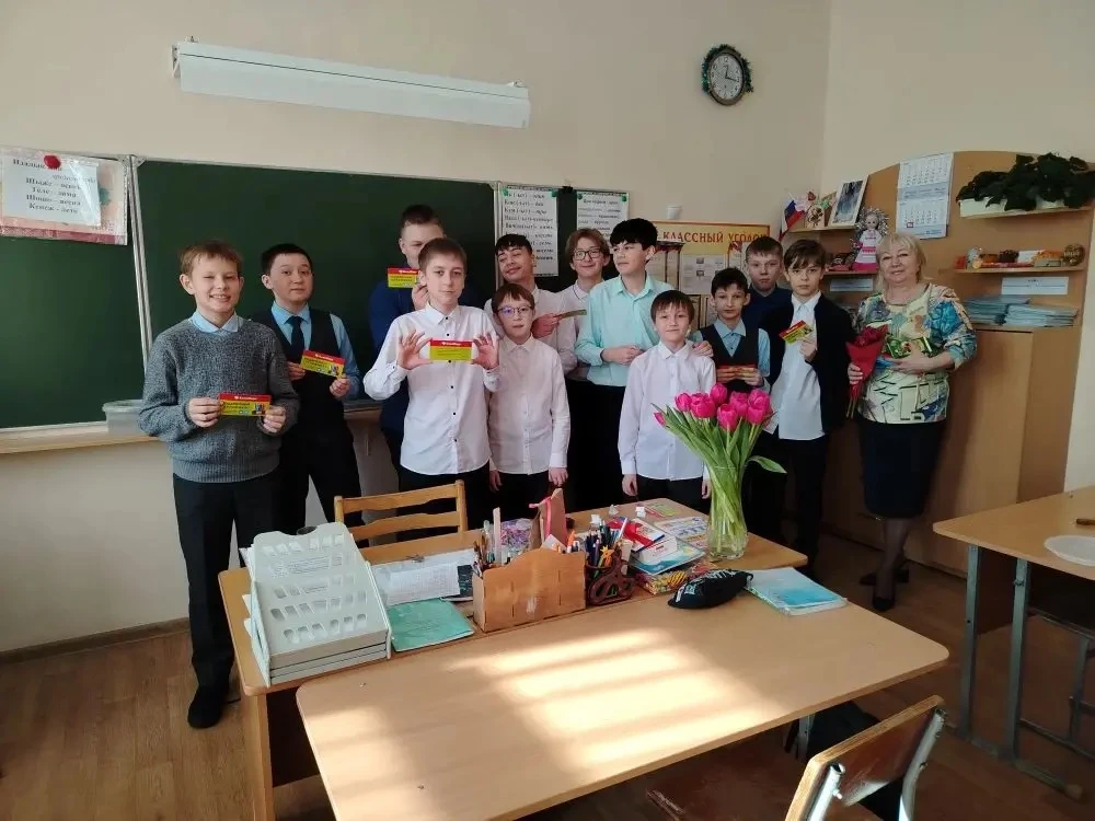 Весна пришла! Поздравляем с Международным женским днем в Медведевской гимназии!  В нашей любимой шко