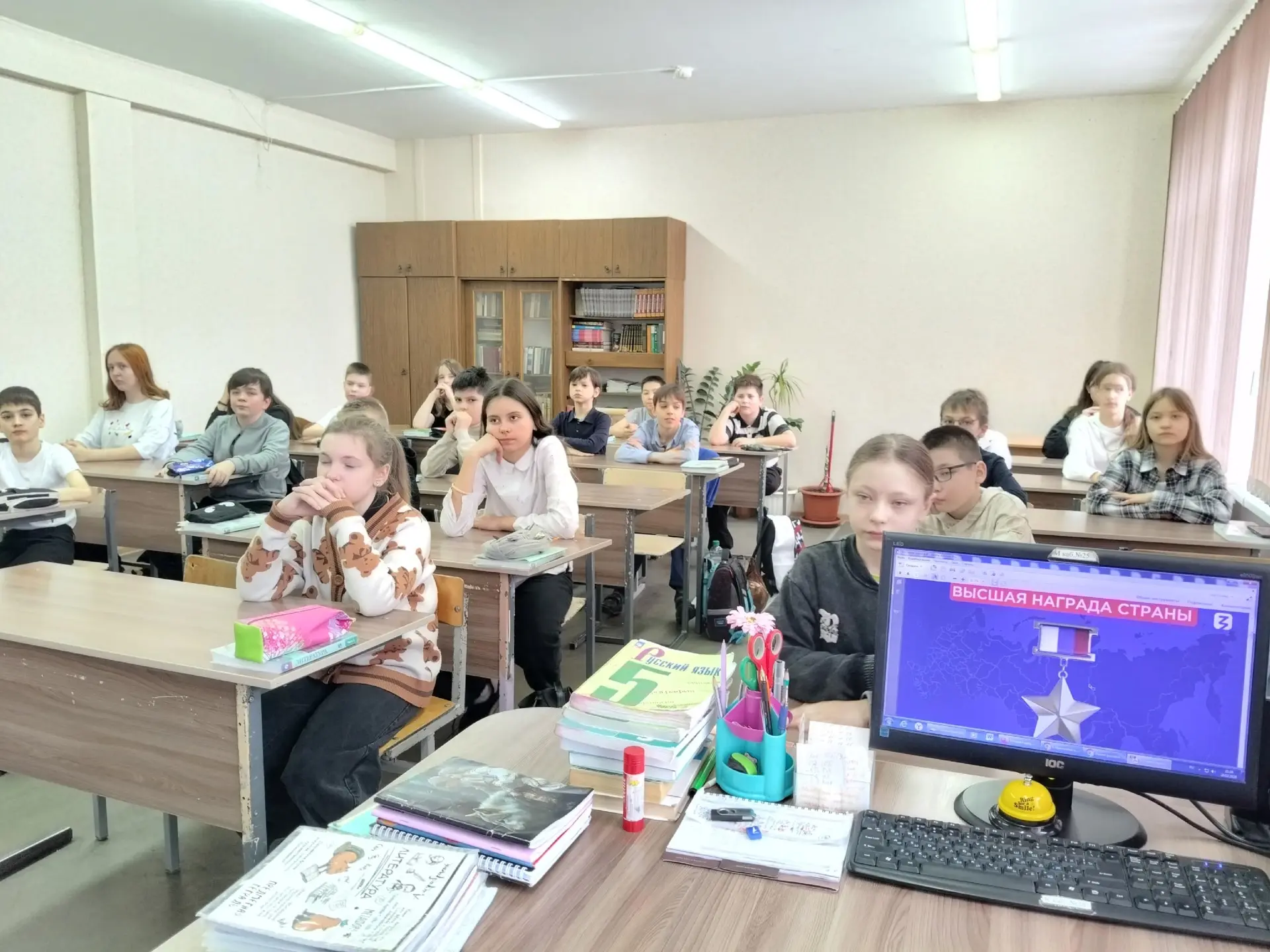 🇷🇺  Наша страна ежегодно  23 февраля отмечает День защитника Отечества.  Отсчëт истории этого праздн