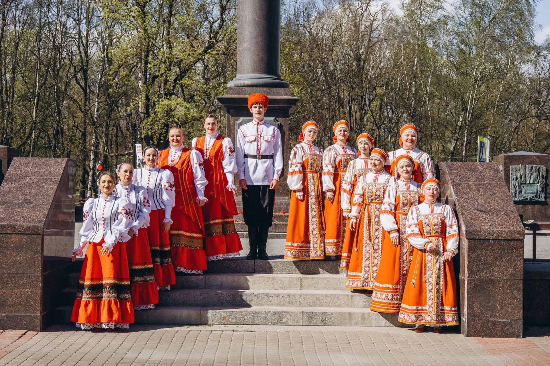 Сегодня, 5 мая, в День городов воинской славы России, творческие коллективы Гатчинского...