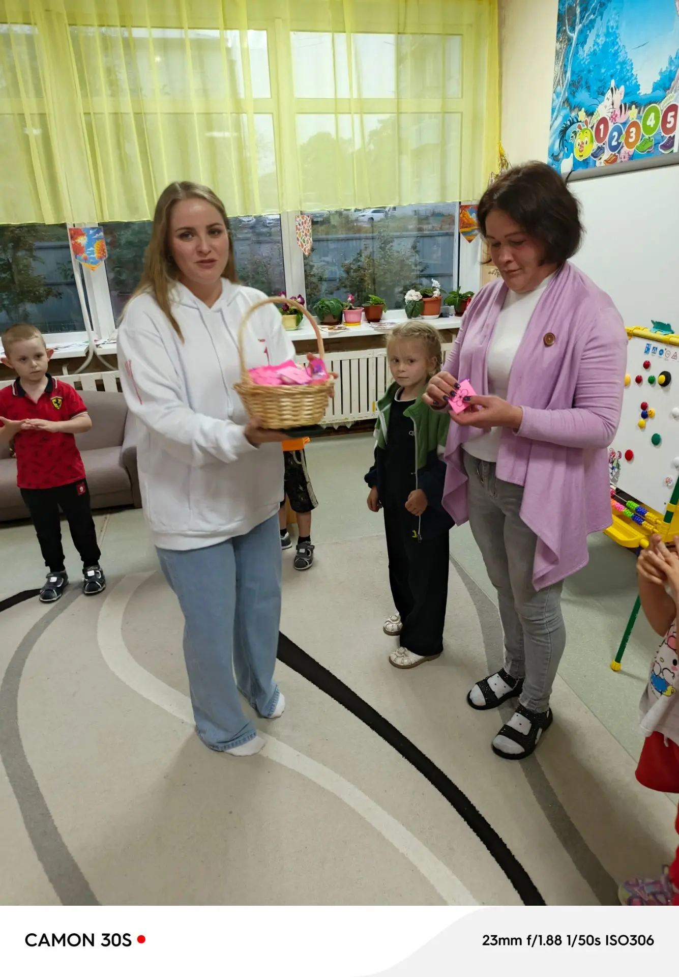 28 сентября  волонтеры "Движение Первых" Кристина Евгеньевна и Аня пришли к нам в детск...