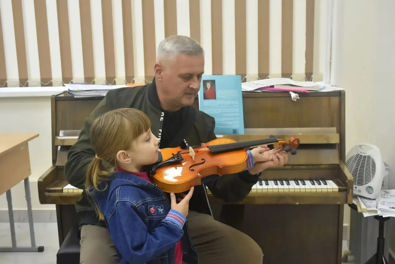 🎻 Скрипач из Липецка будет обучать детей в Добринке