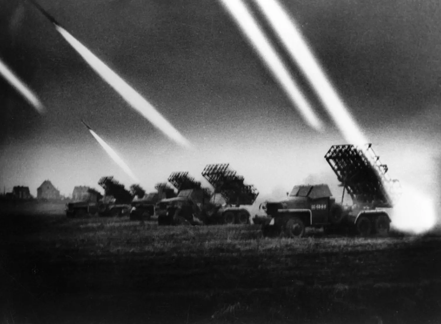 85 лет отечественным РСЗО: «Катюша» и ее наследники

85 лет назад, вечером 21 июня 1941 года, приказ