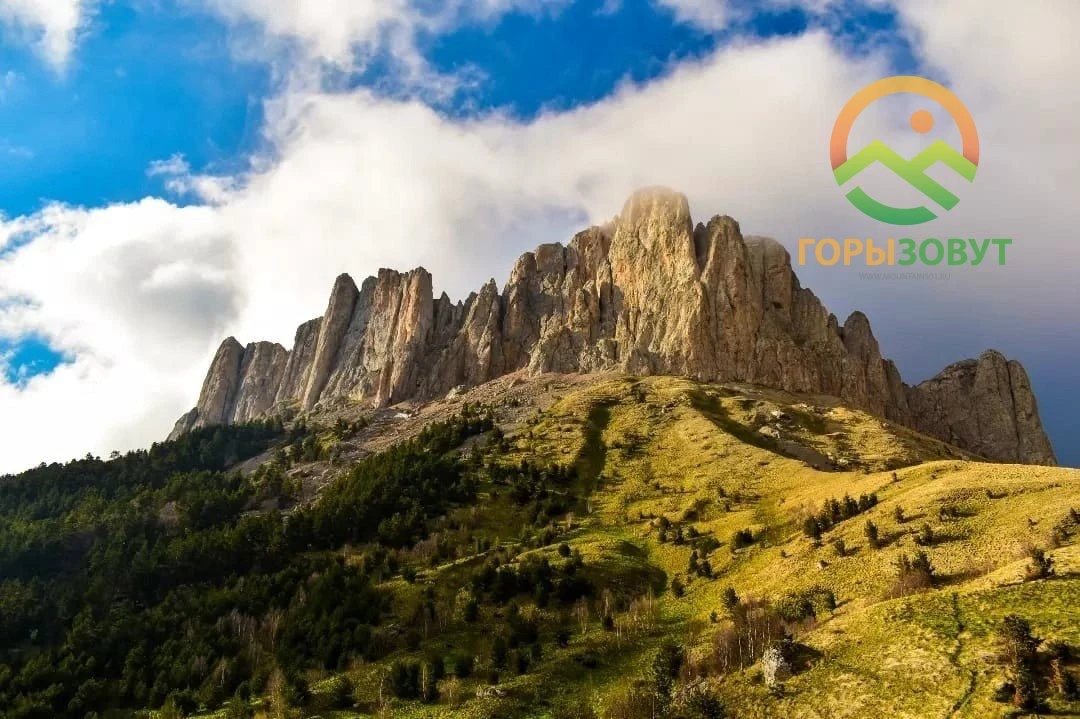🏔 Массив Большой Тхач - настоящая жемчужина Западного Кавказа.