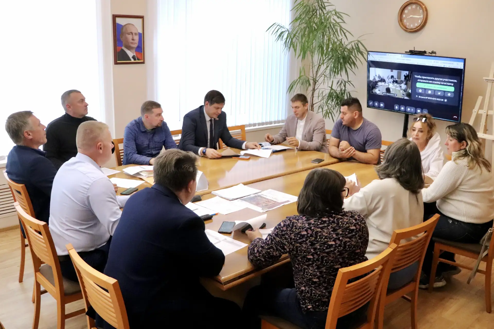 В Ярославле активно благоустраивают дворовые территории - на 10 объектах работы заверше...