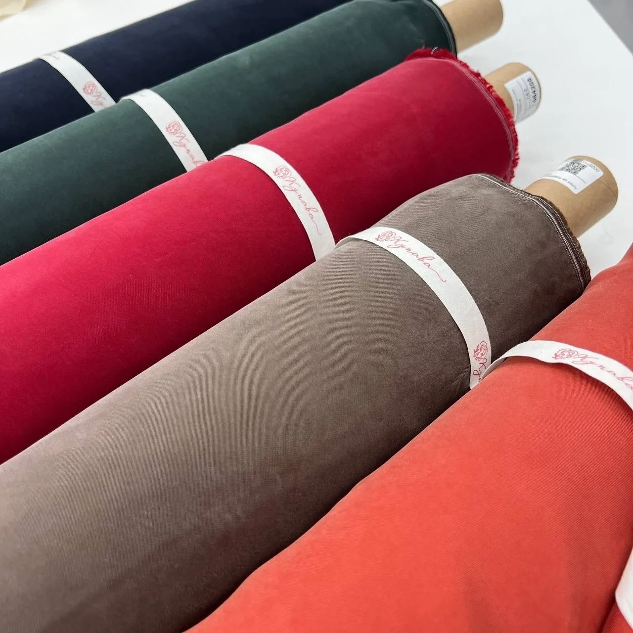 Скидка 20% на однотонные ткани по ссылке https://clck.ru/3T6EQR