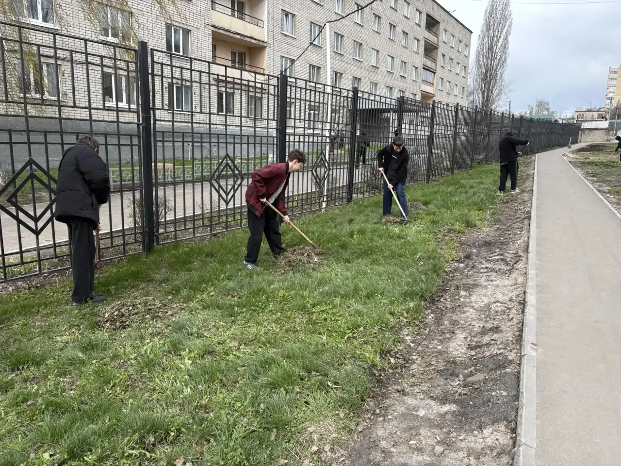 Студенты группы ОП1-25 и ТО1-25 присоединились к Экологической акции «Чистый четверг»!  🔥 это отличн