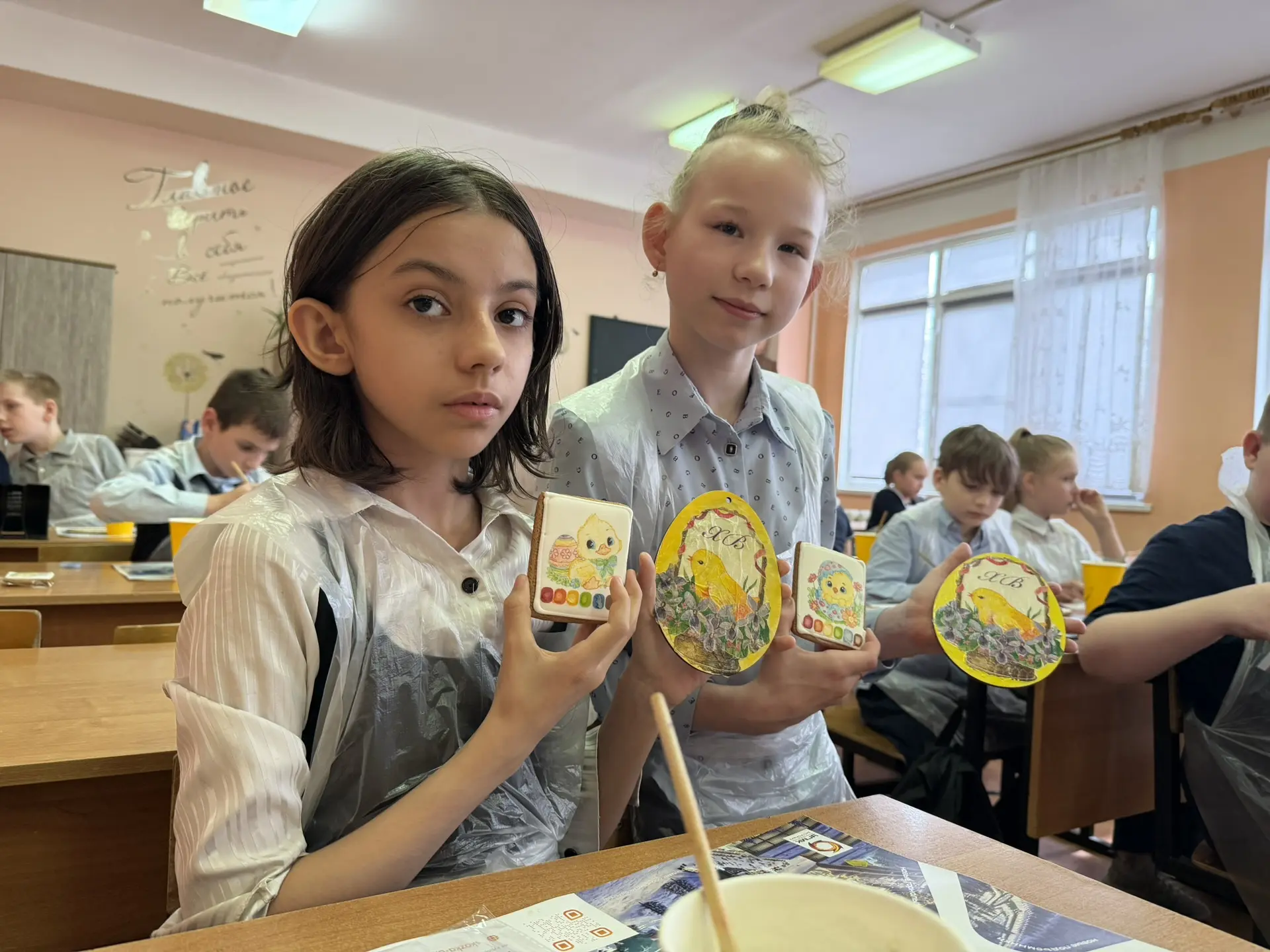 🍪✨ Пряничное настроение и пасхальные чудеса в школе!  В преддверии светлого праздника Пасхи пришел в