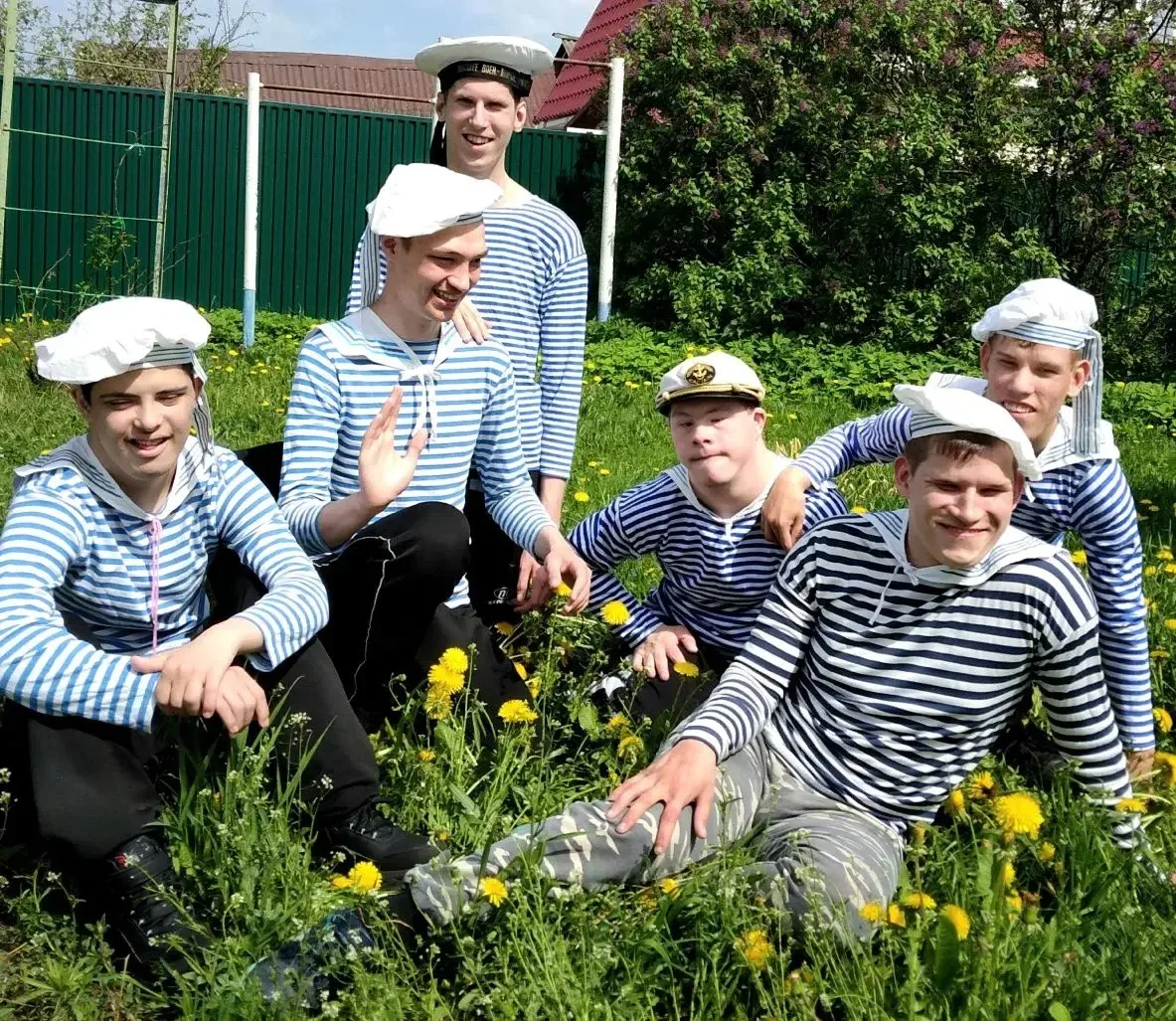 ⚓️Быть моряком – это призвание, образ жизни. 🚢 Он знает язык волн, укрощает ветер 💨 и...