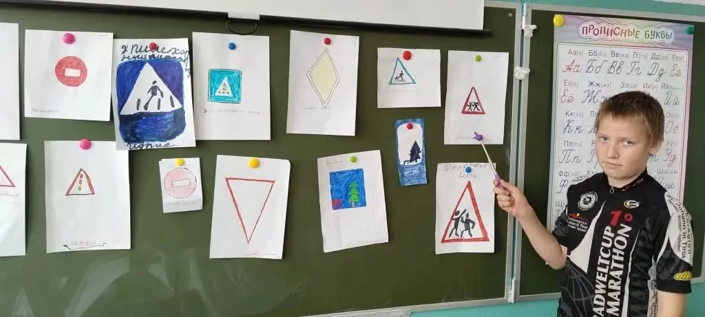 День 2 в школьном лагере «Непоседы»: учимся быть внимательными на дороге! 🚦

Сегодняшний день был п