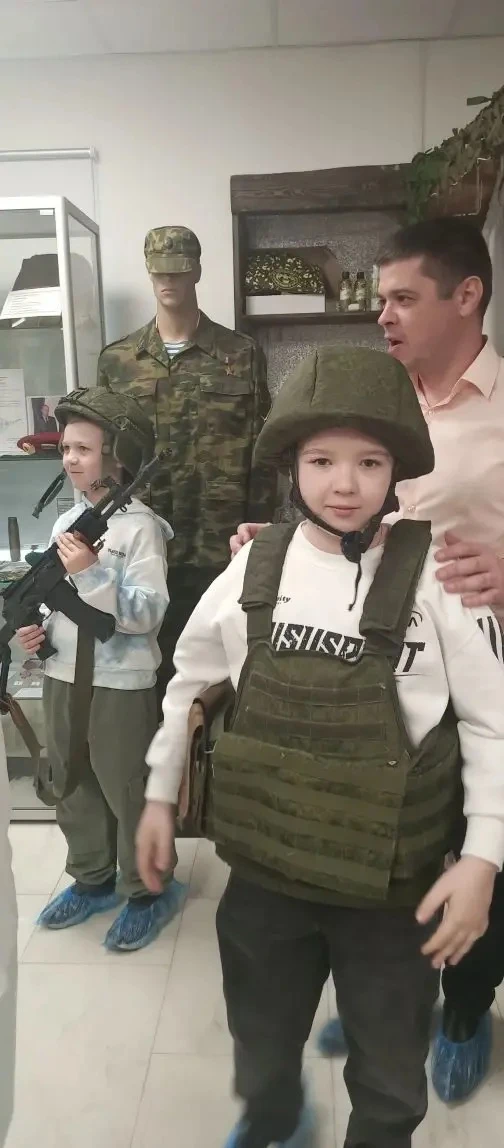 Сегодня, 10 мая, 5 «Б» класс побывал на замечательной экскурсии в Музее-диораме. Эта поездка была пр