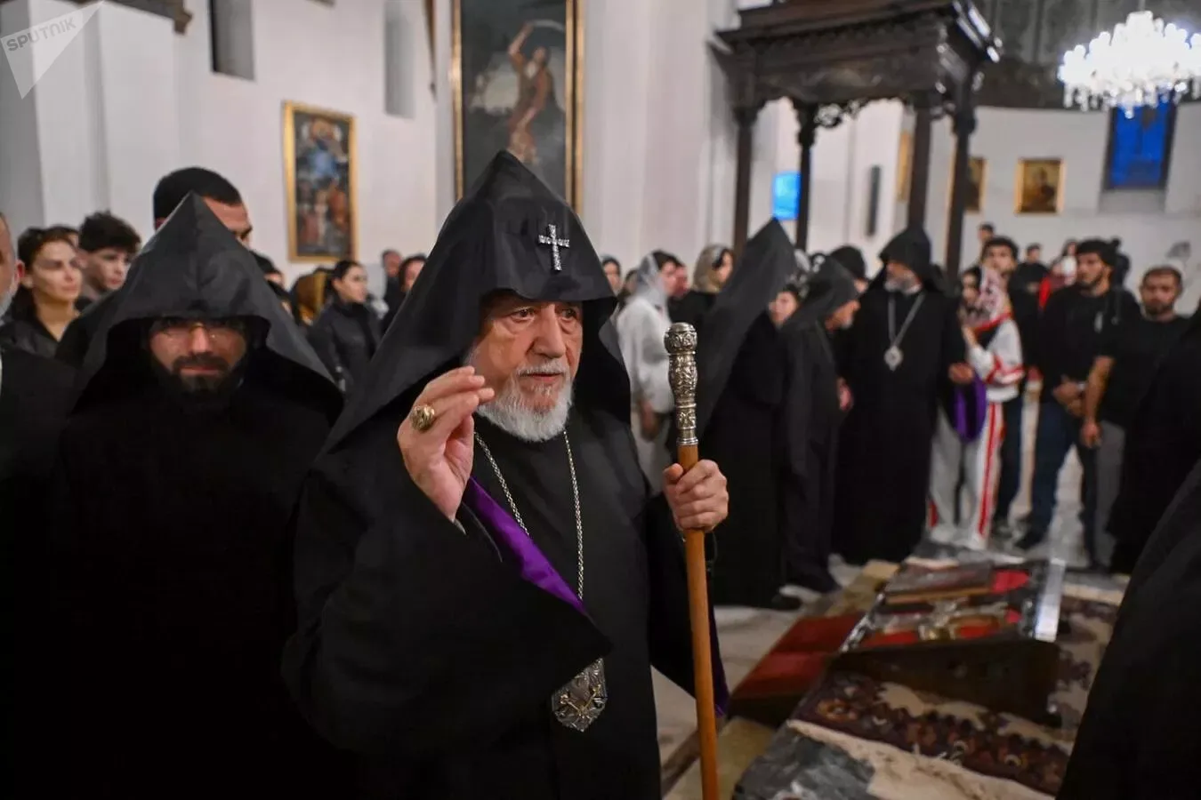Католикос всех армян Гарегин II впервые не выступил на открытии первой сессии парламент...