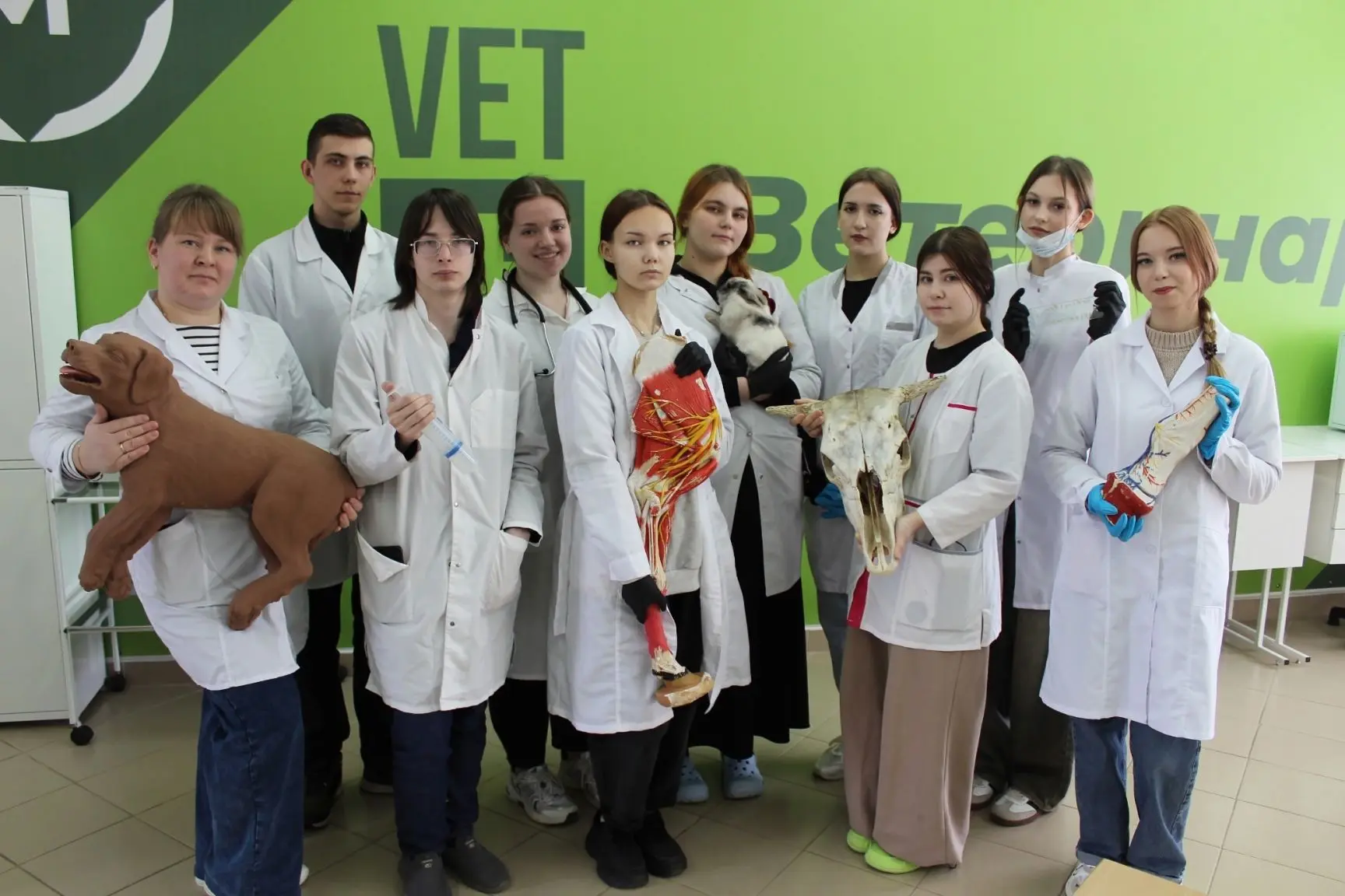 Дорогие преподаватели, выпускники и студенты поздравляем с Днём ветеринарного работника!