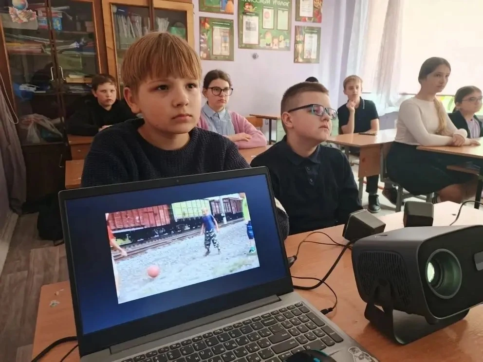 🚂 Цикл мероприятий «Уступи дорогу поездам»: безопасность на железной дороге — в приори...