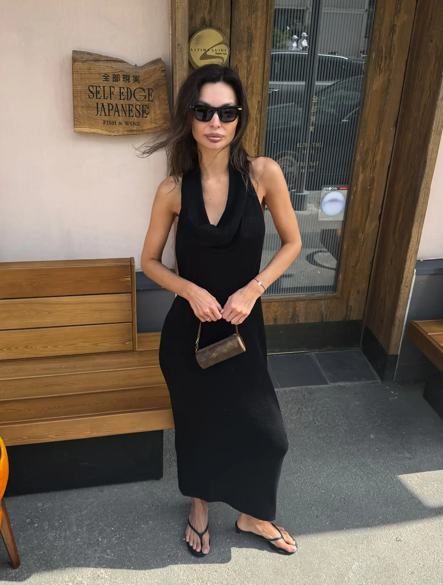 Не могу нарадоваться этой малышке от Луи, которую для меня нашел Vintage finder. Ну такая чудесная. 