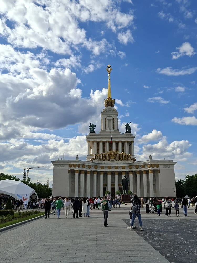 Друзья, хотите путешествовать, посещать музеи, открывать новые города - действуйте. При...