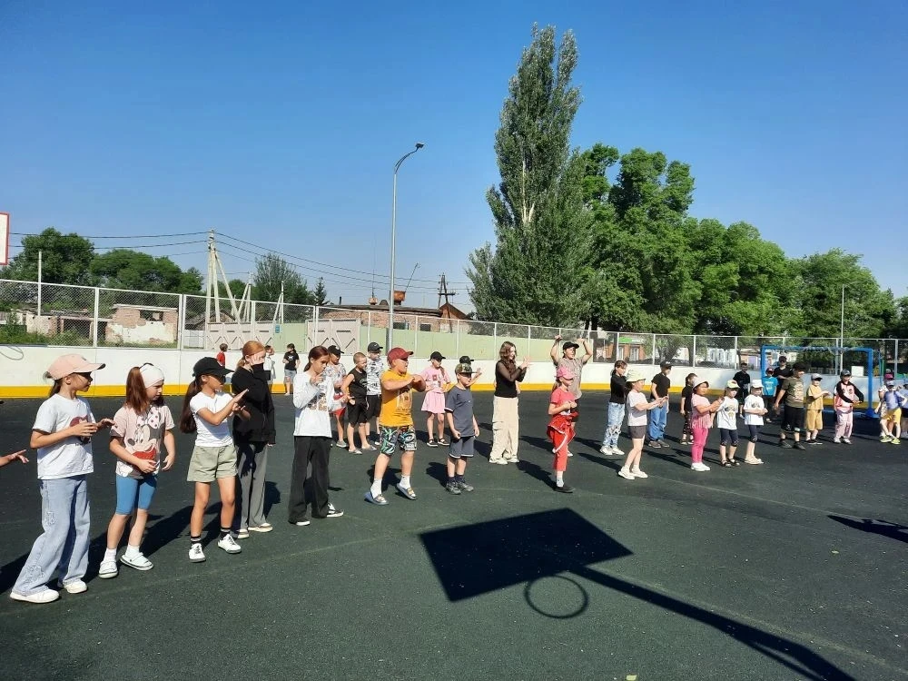 🎭 А мы продолжаем рассказывать вам, как отдыхают наши дети в пришкольном лагере «Город Радуги»!

Се