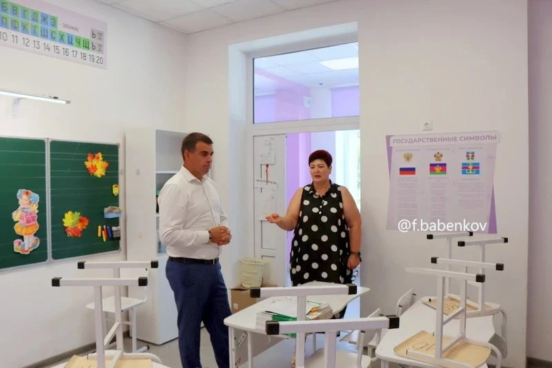 Накануне начала учебного года проехал по нашим школам, чтобы лично убедиться в готовнос...