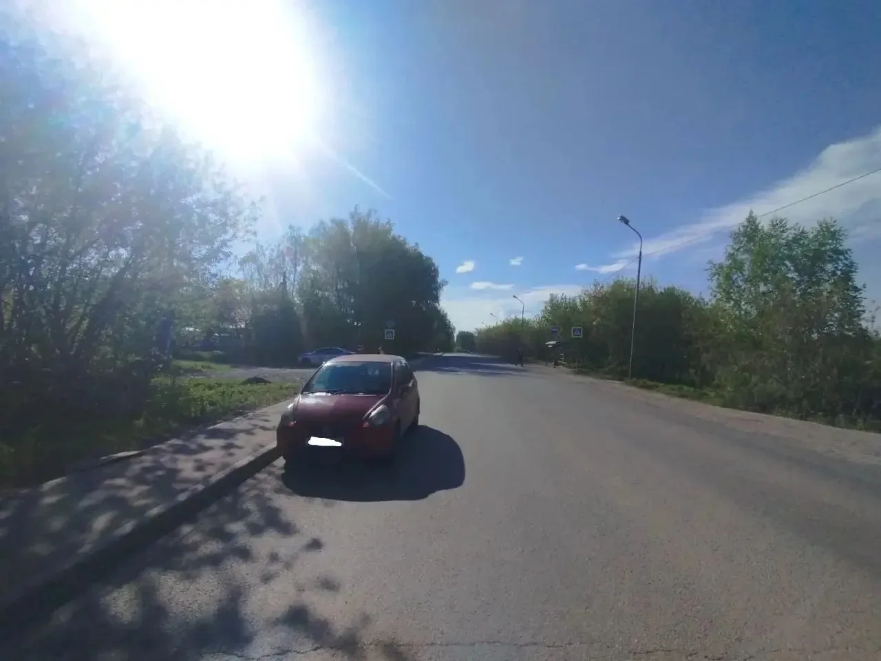 В Дзержинском районе, на 1-й Спринтерском переулке пятилетняя девочка попала под колёса