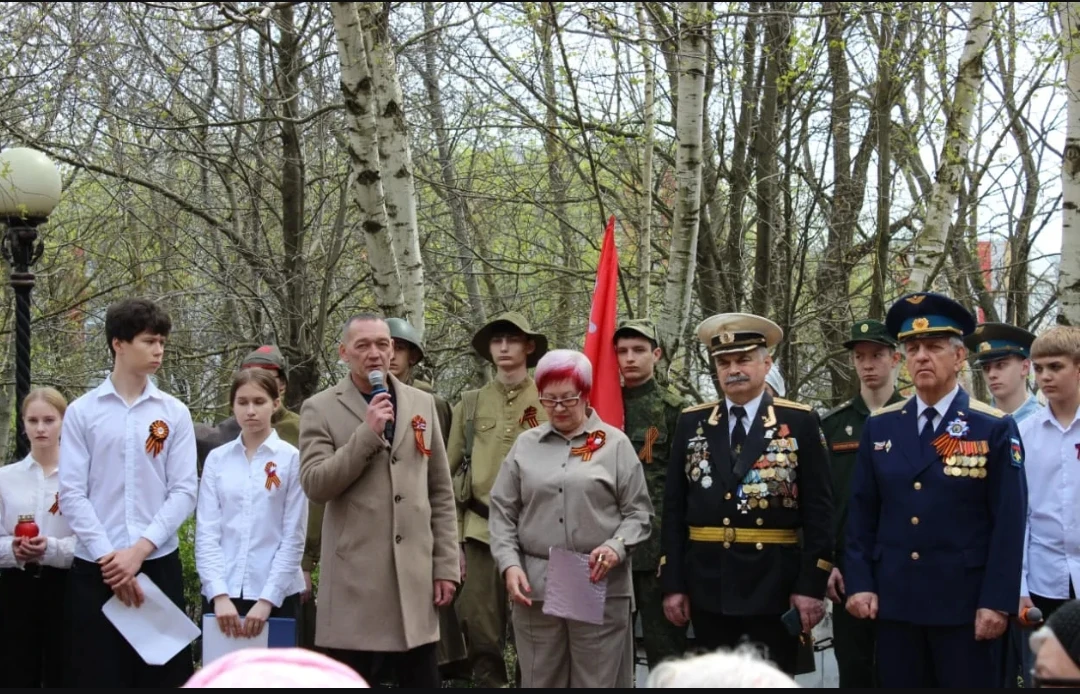 🕊️ Сегодня на Аллее ветеранов прошёл торжественный митинг «Память нужна живым» — мероп...