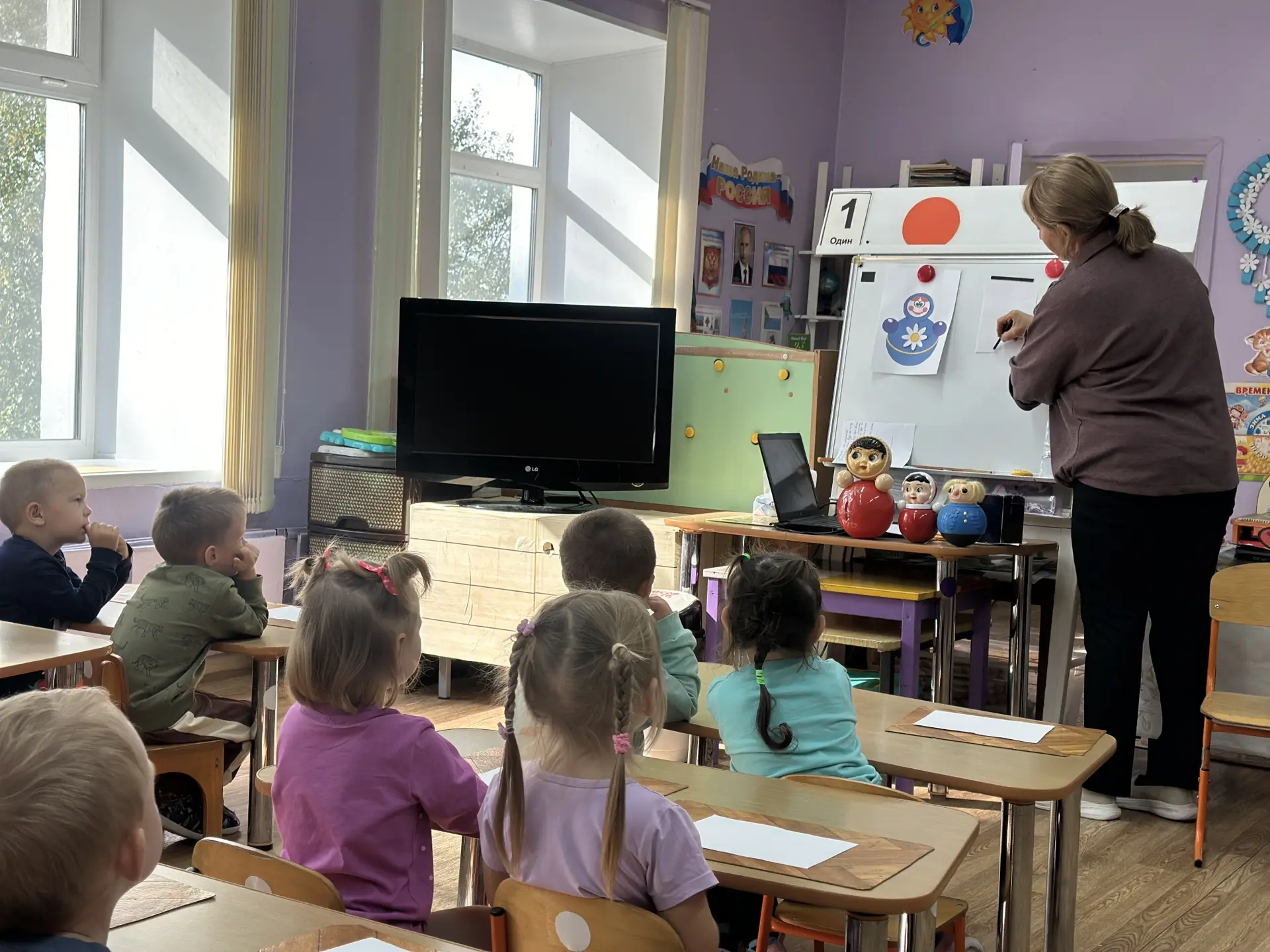 Сегодня наши малыши совершили открытие: оказывается, мир полон круглых предметов! 🟠⚽️ 🍅