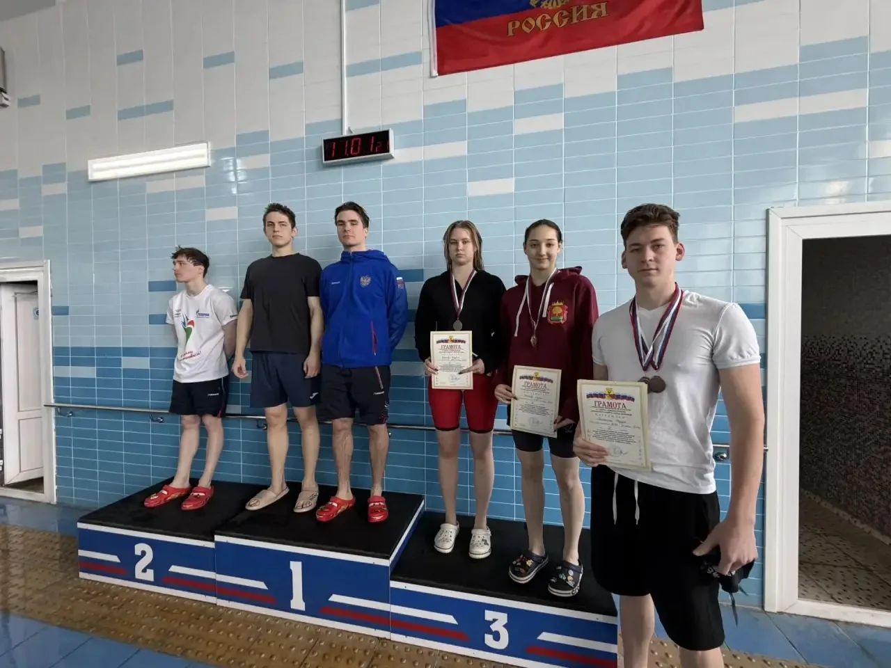 🏊‍♂️ Наши пловцы – гордость вуза!  В СК «Придонской» прошли соревнования по плаванию среди сборных к