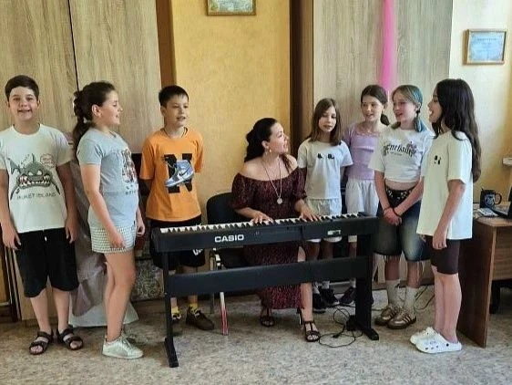 #летовподмосковье
🎶 ЛЕТО, А МЫ В ДЕЛЕ! 
 
Народный коллектив «Молодежно-эстрадный ансамбль «Новая м
