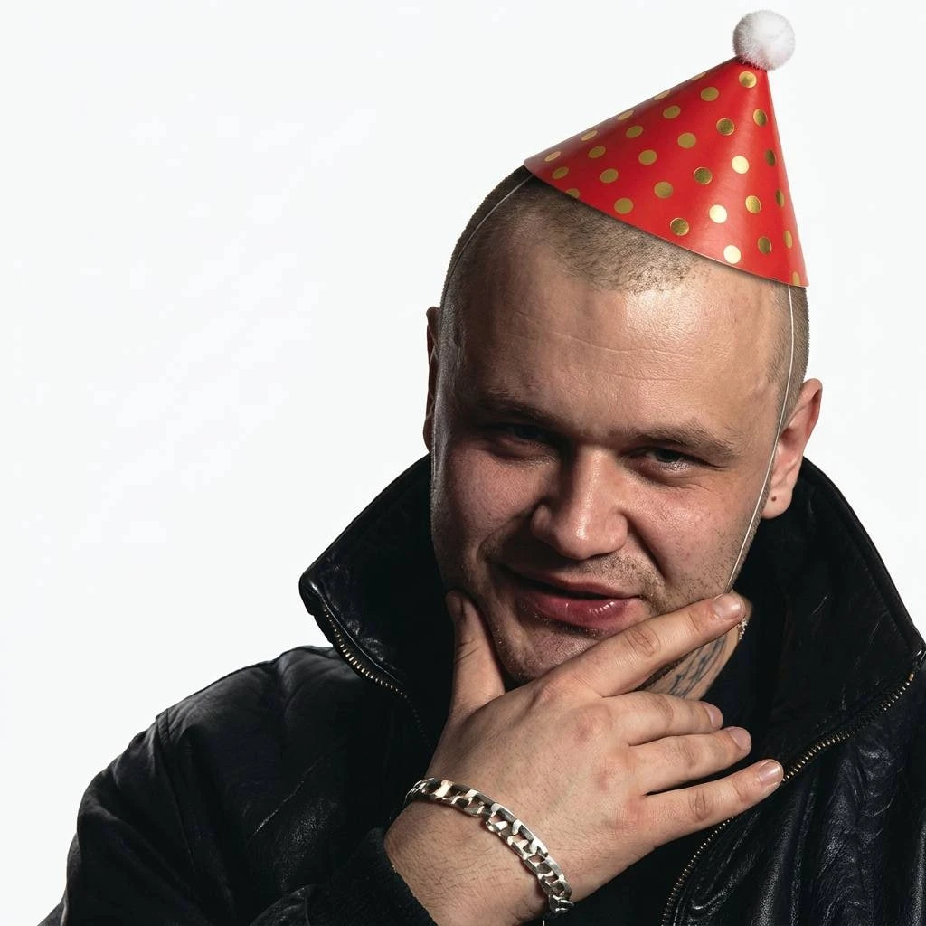 SIL-A сегодня опубликовал праздничное фото без маски. Дмитрий Александрович Алексеев ро...