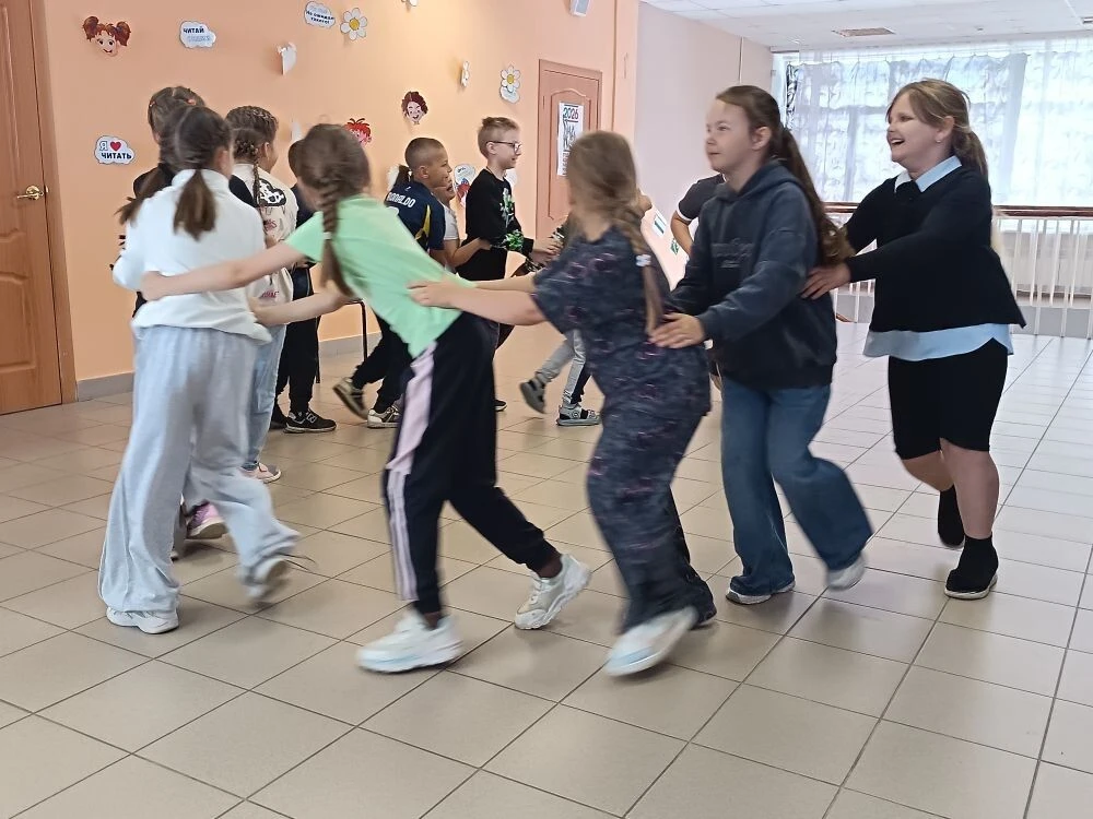 😊 15 июня для ребят, посещающих летний пришкольный лагерь МБОУ - СОШ № 3, в детской библиотеке прош