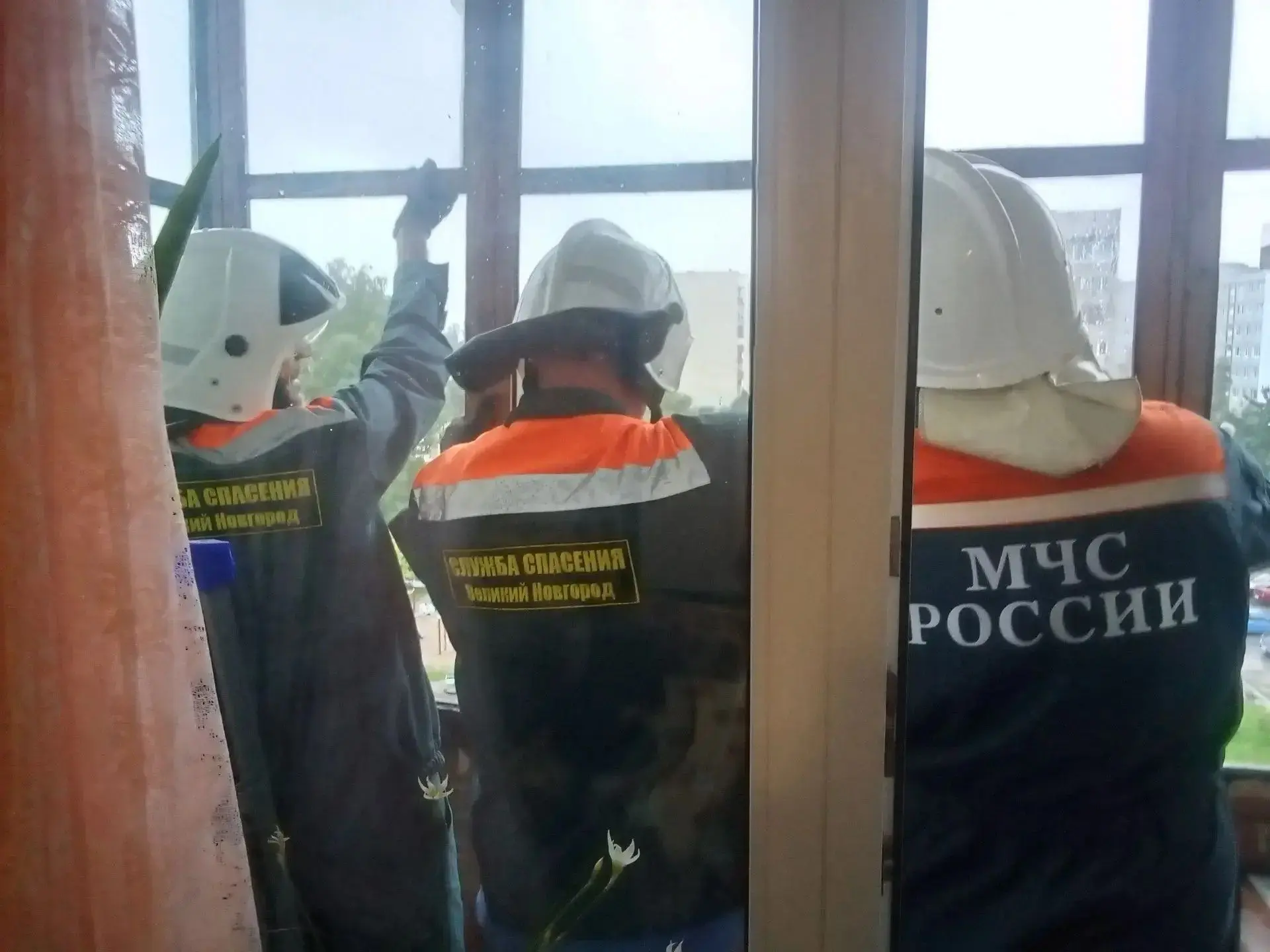 23.08.2026 года в 07:38 по системе 112 поступило сообщение об угрозе падения элементов ...