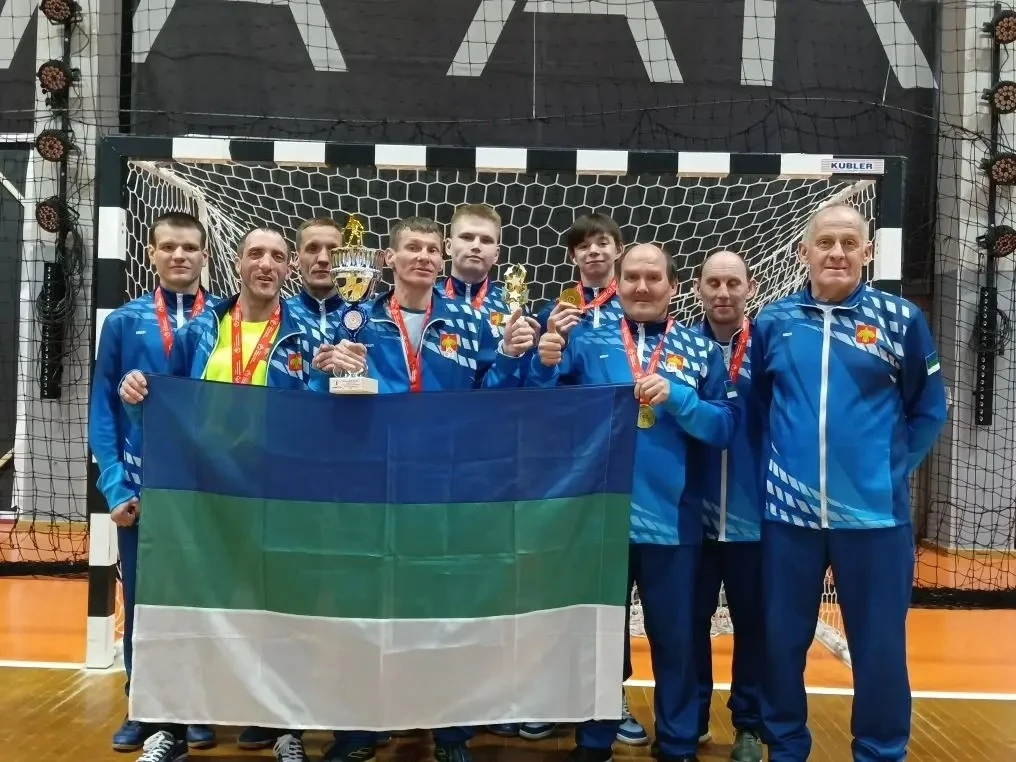 Спортсмены Эжвинского дома социального обслуживания в составе сборной команды Регионального отделени